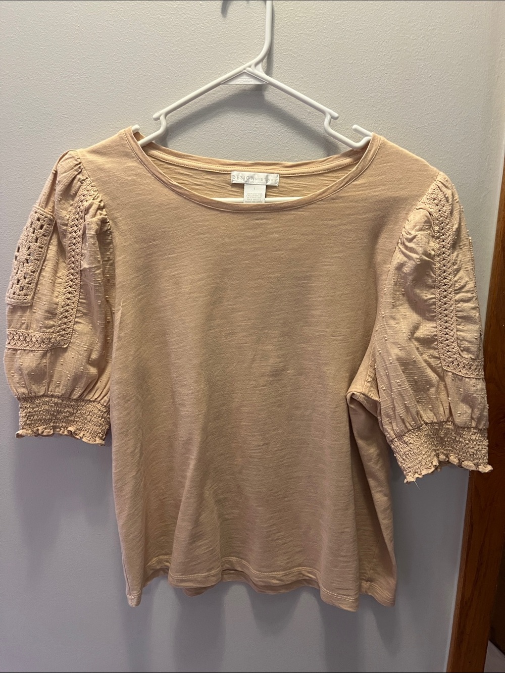 Design History yellowish-tan Puff Sleeve Knit Top